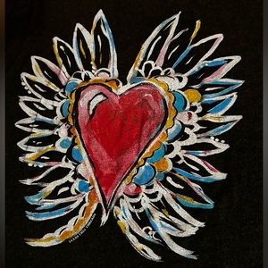 Charcoal, Heather BoHo-vibe tee. 2XL. Heart graphic.